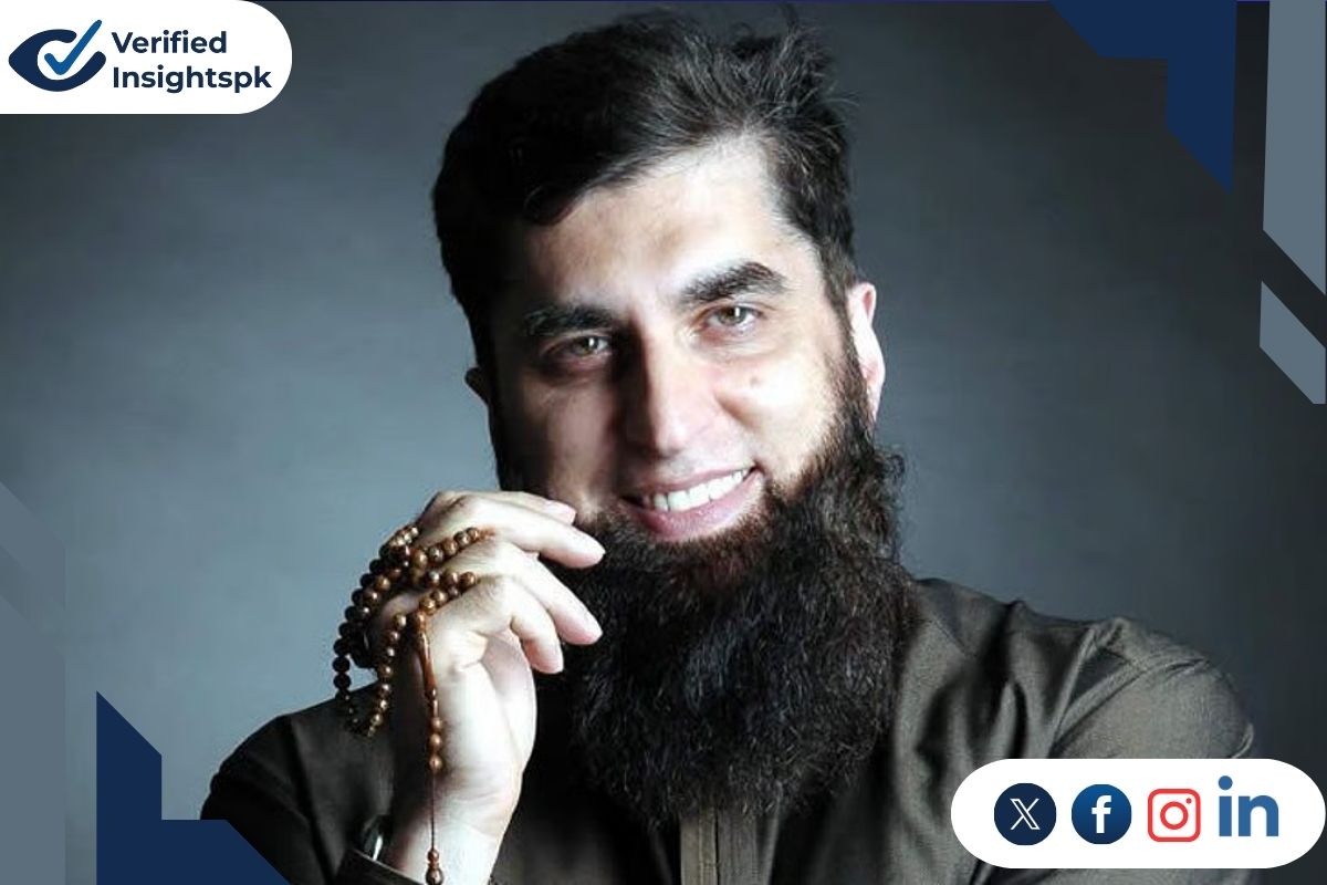 Junaid Jamshed leading a religious gathering after transformation