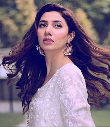 gorgeous mahira lhan make up 